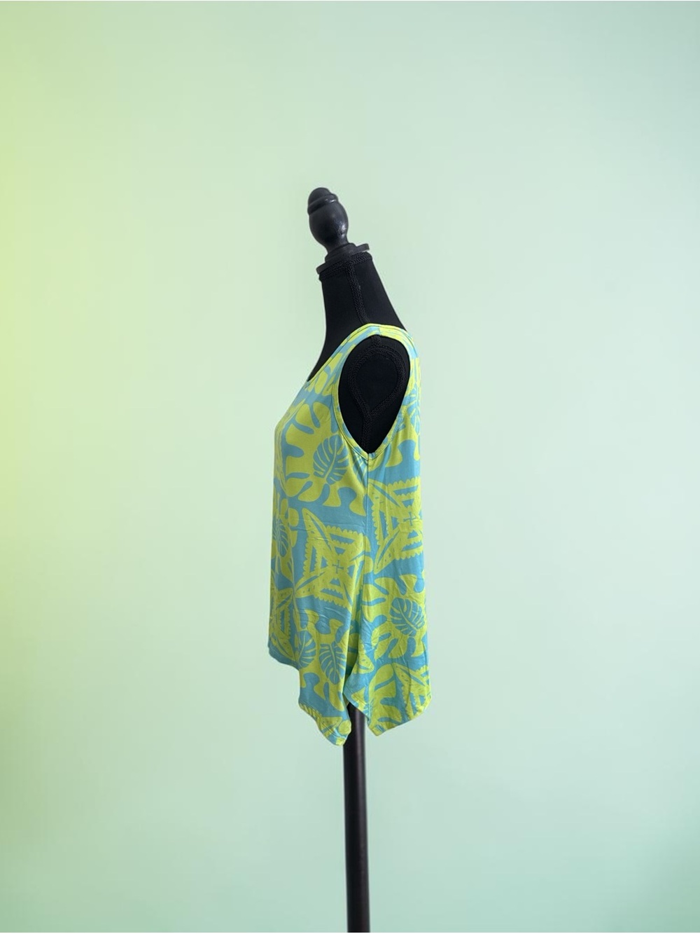Tropical Print Scoop Neck Tank Top in Lime and Teal